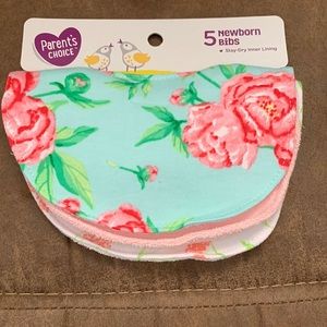 Set of 3 newborn bibs